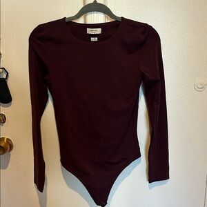 BNWOT Aritzia Contour Bodysuit Burgundy size M